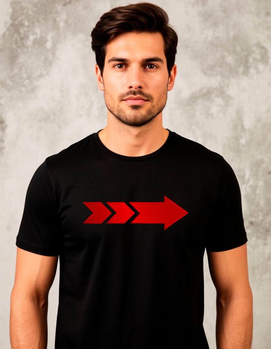 Мужская черная футболка с красной стрелкой
